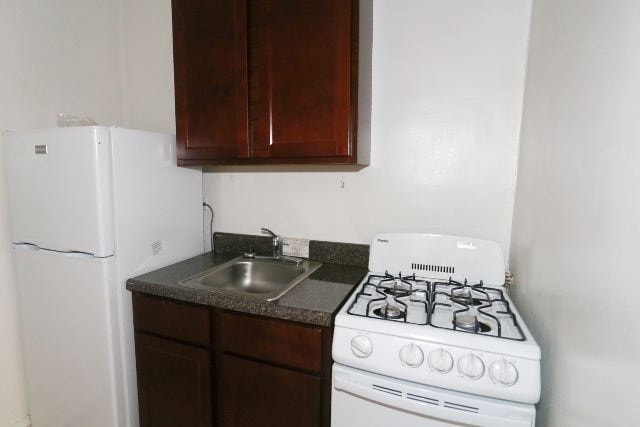 Building Photo - 4823 N Damen Ave