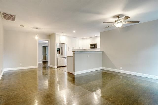 Building Photo - 219 Hartsdale Dr