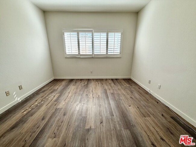 Building Photo - 10215 Variel Ave