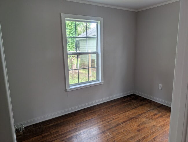 Building Photo - Two bedroom house available for rent in La...