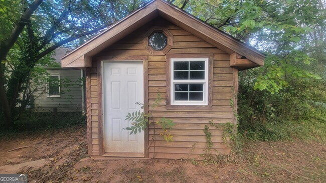 Building Photo - 854 Fayetteville Rd SE