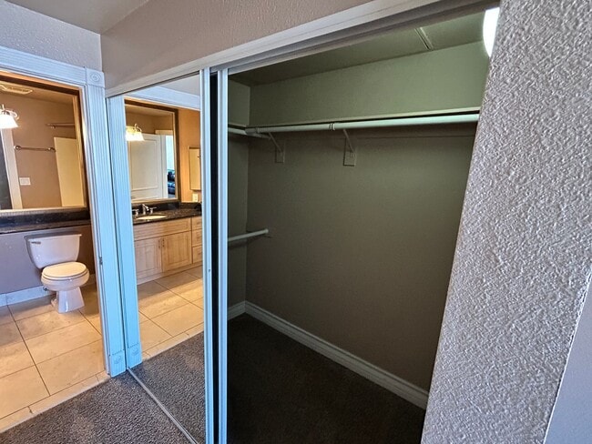 Building Photo - Beautiful, partially furnished 1 bedroom with a view of the Sphere!