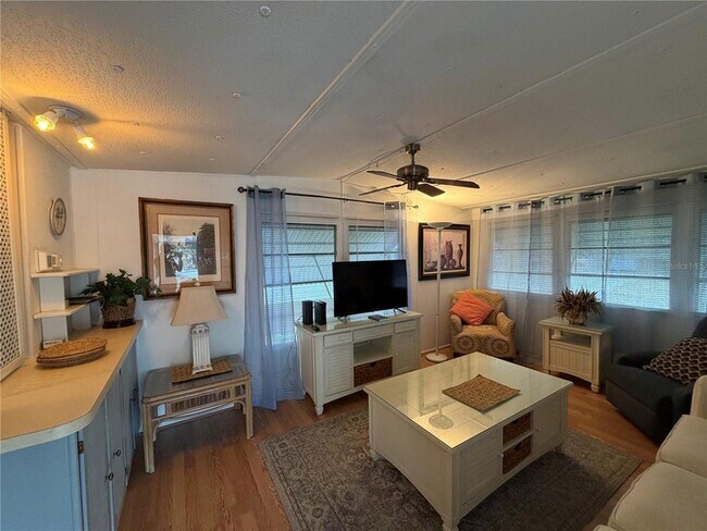 Building Photo - 4108 10th St Ct E