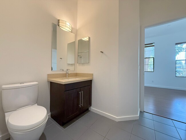 Building Photo - Modern Live/Work Loft In Sought After Depo...