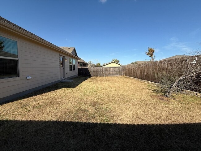 Building Photo - 413 Everglades St