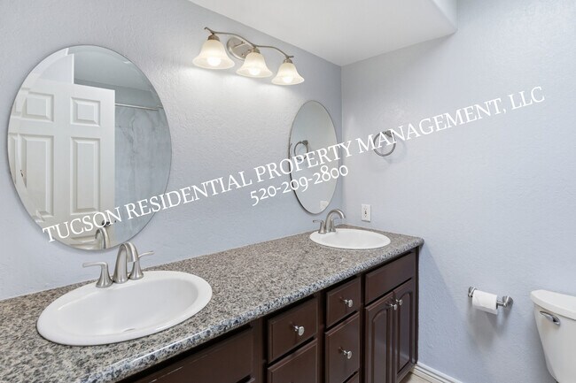 Building Photo - 9712 E Nicaragua Pl