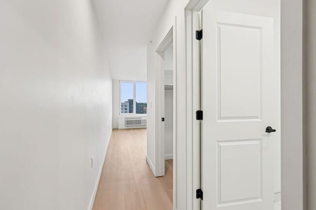 Building Photo - 1 Mallory Ave