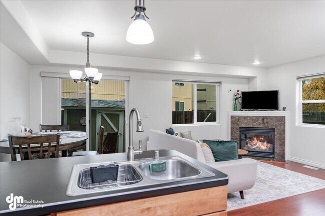 Building Photo - 299 Skwentna Dr