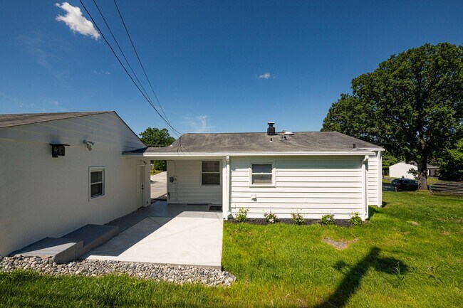 Building Photo - 558 Philadelphia Ave