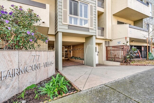 Building Photo - Luxe 1 BR Adam's Point Condo Available Now