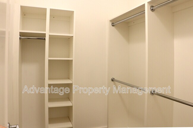 Building Photo - 122 S 21st St