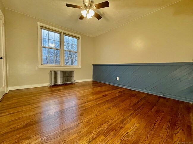 Building Photo - 31 Garden Dr