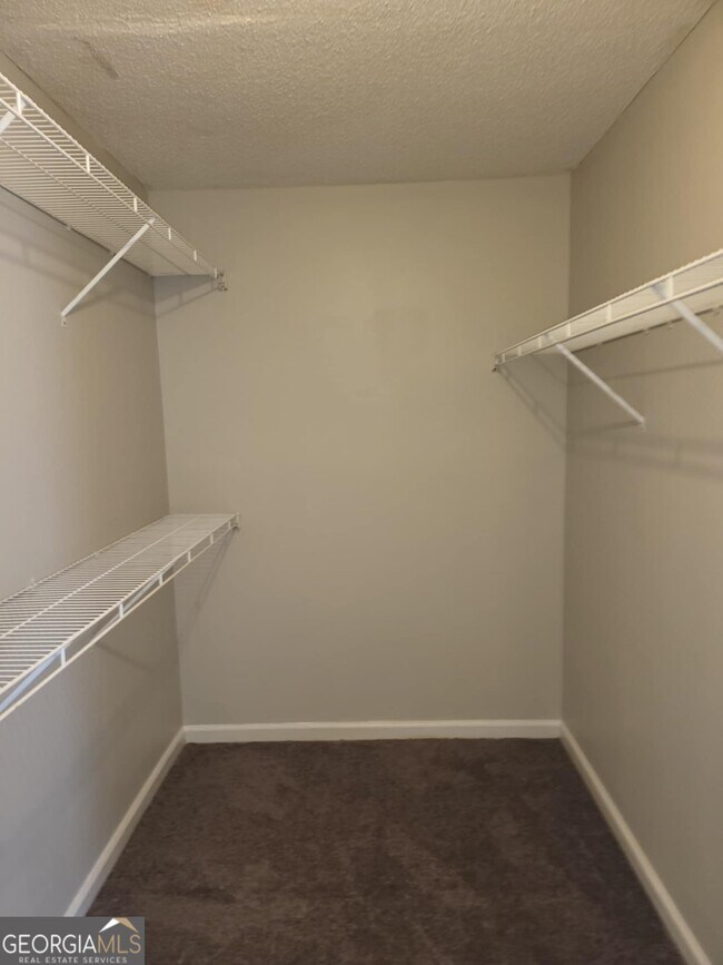 Building Photo - 4365 White Pines Ct