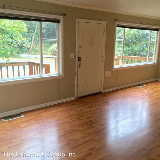 Building Photo - 3216 E Madison St