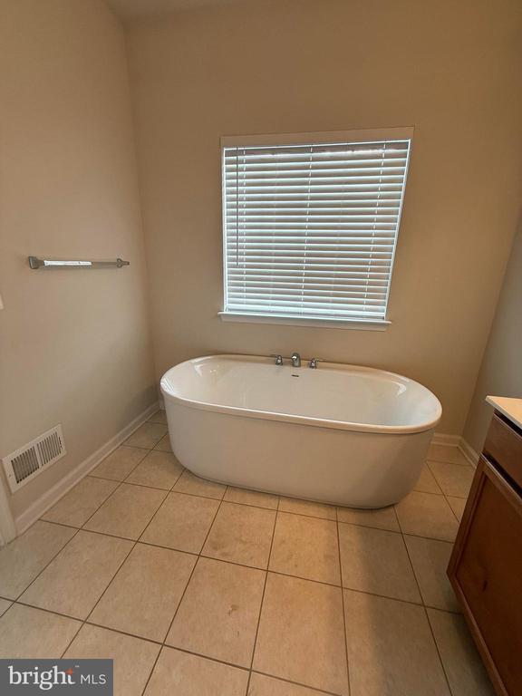 Building Photo - 7464 Wilmer Way