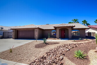 Building Photo - Beautiful 3-bedroom, 2-bath home in Yuma E...