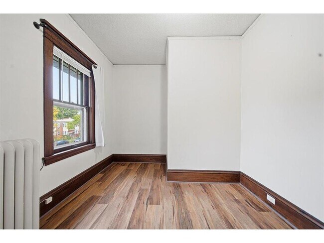 Building Photo - 3237 Lyndale Ave S