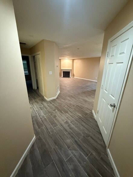 Main entrance - 606 Ridge Creek Dr