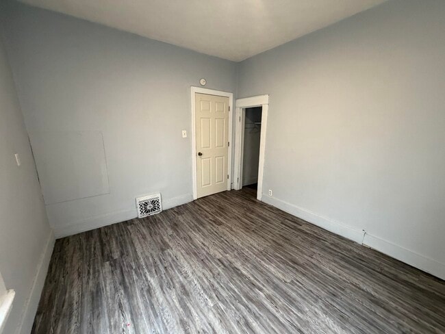 Building Photo - 115 Conron-E