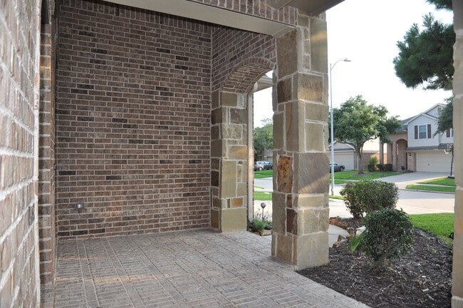 Building Photo - 6315 Denison Oaks Dr