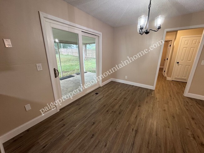 Building Photo - 412 Spring Park Dr