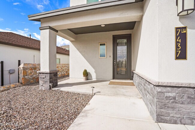 Building Photo - 7437 Schweitz Ct