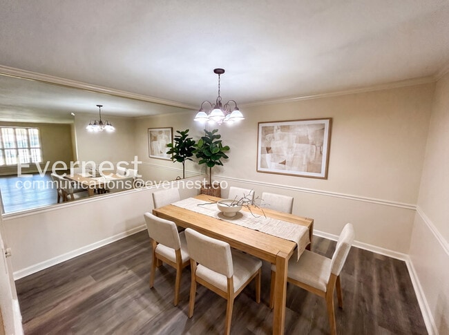 Building Photo - 2-Bed/2-Bath Home/Available Now!