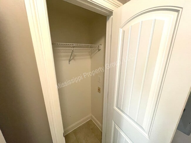 Building Photo - 4BR/4.5BA For Rent