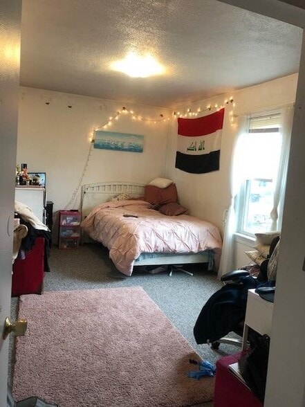 Building Photo - 26 Union St