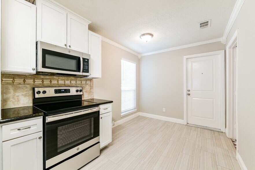 Building Photo - 17422 Lobo Trail