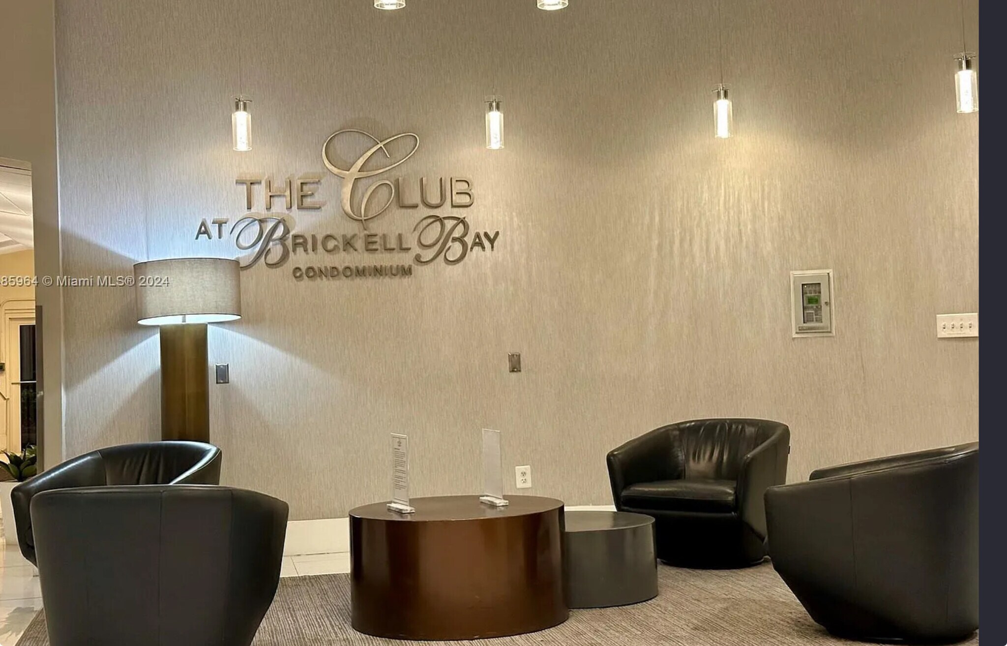 Building Photo - 1200 Brickell Bay Dr