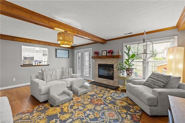 Building Photo - 181 Golden Maple Dr