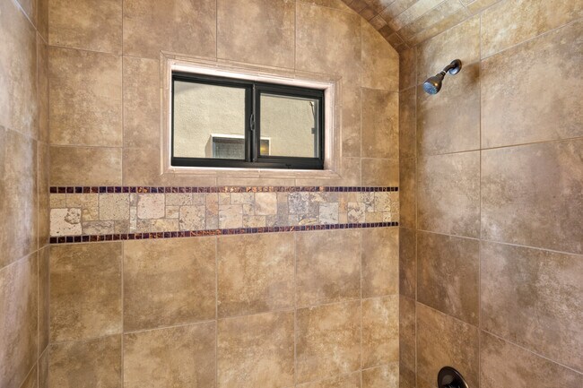 Building Photo - 3950 Agua De Vida Dr