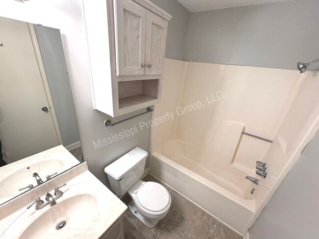 Building Photo - 2BR/2.5BA FOR RENT