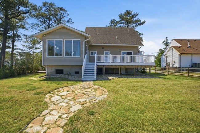 Building Photo - 20 B Freeman Drive Poquoson VA 23662