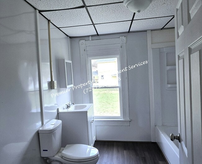 Building Photo - 416 E Reynolds St
