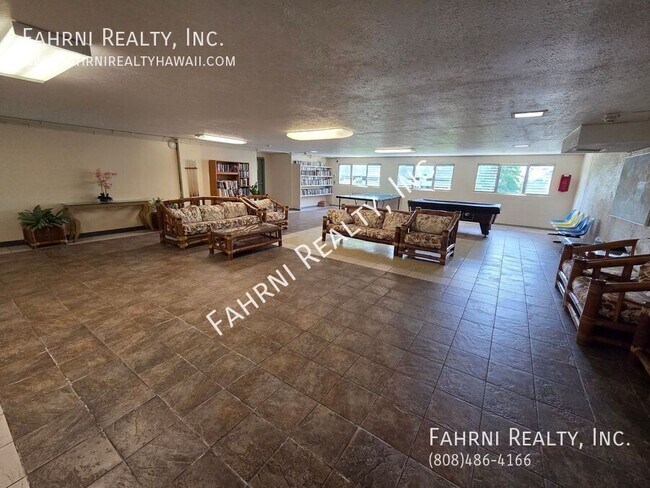 Building Photo - 2211 Ala Wai Blvd