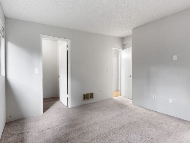 Building Photo - 6003