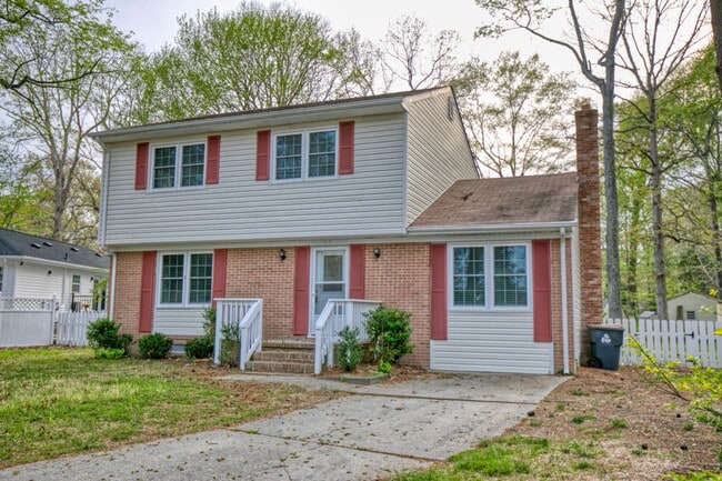 Building Photo - Great Location in Williamsburg!