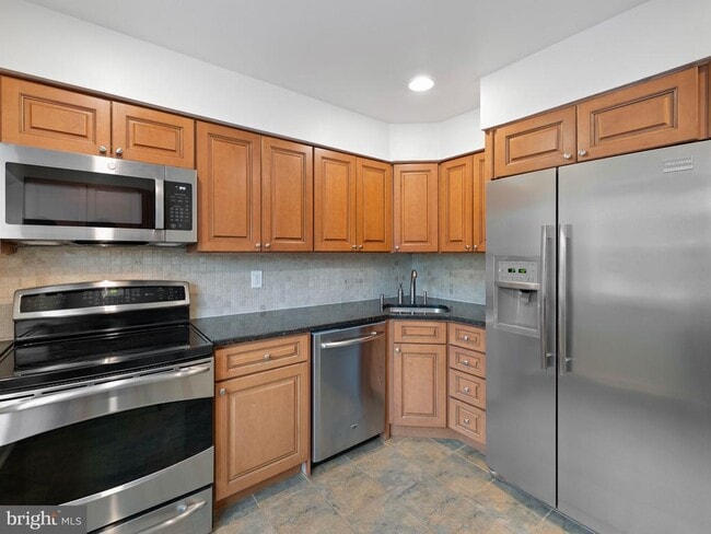 Building Photo - 1809 Silver Ct