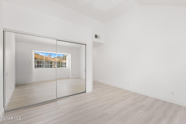 Building Photo - 4240 Lost Hills Rd