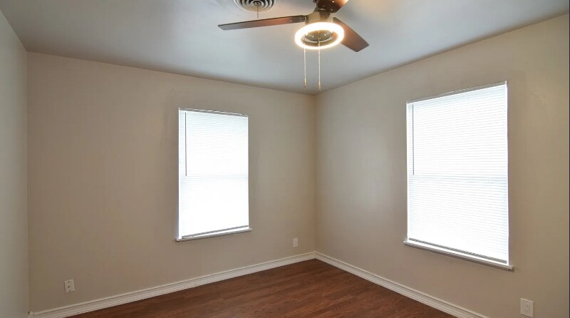 Building Photo - 311 Crockett Dr