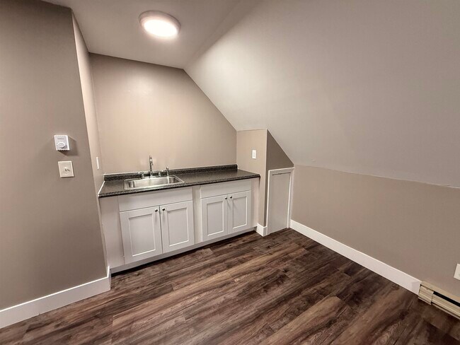 Building Photo - 70 3rd St