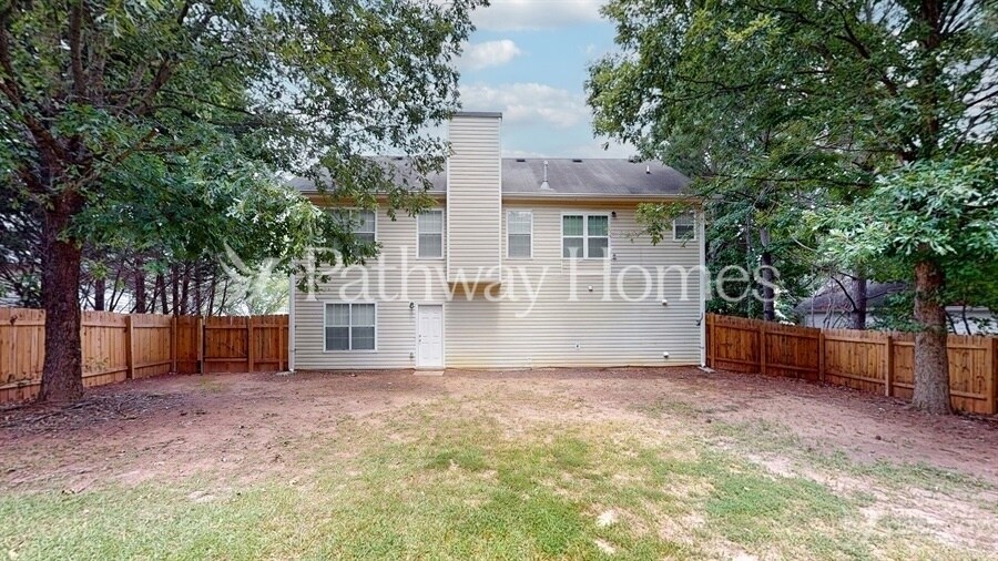 Building Photo - 10891 Knotty Pine Pl