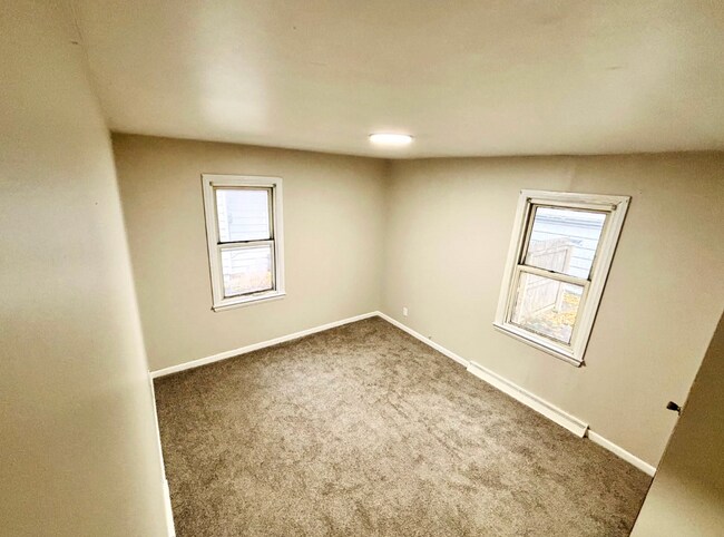 Building Photo - 3337 Court St