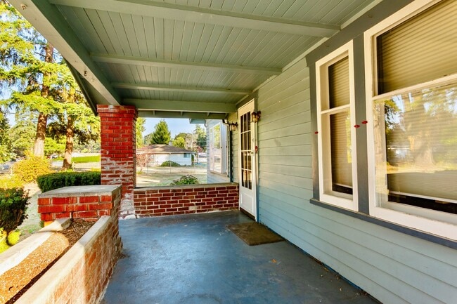 Building Photo - 3 bd 1 bath home