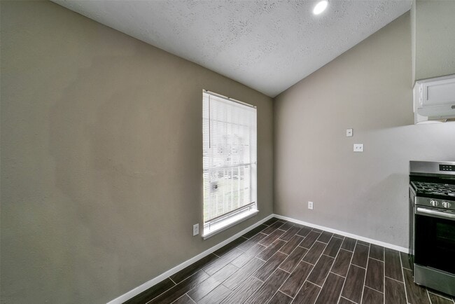 Building Photo - 10036 Woodico Dr