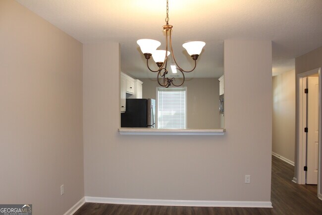 Building Photo - 425 Andover Dr