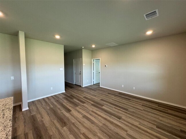 Building Photo - 209 Blanco Dr