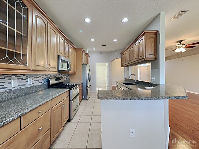 Building Photo - 24409 Breezy Oak Ct